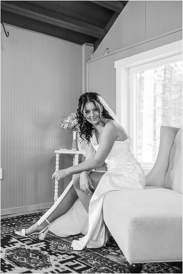 "Scotts Mills Oregon Wedding", "The Woods on Crooked Finger", "Portland Metro area wedding", "Oregon Wedding photographer", "Backyard Wedding", "Forest Wedding venue", "PNW summer Wedding", 