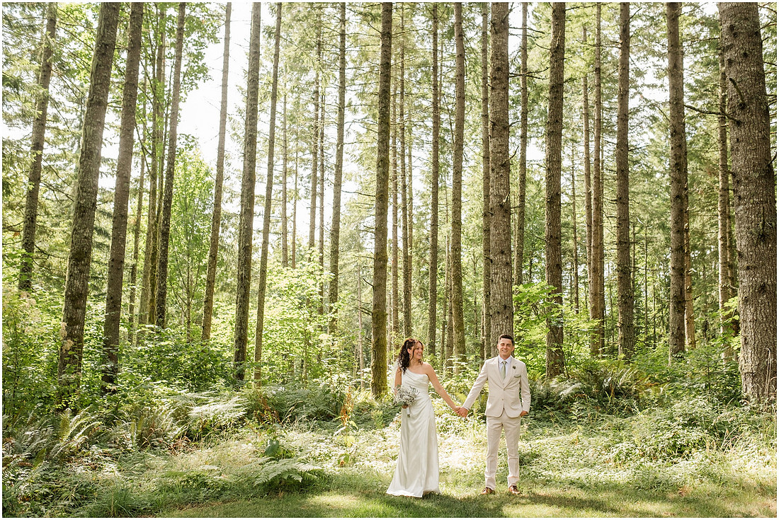 "Scotts Mills Oregon Wedding", "The Woods on Crooked Finger", "Portland Metro area wedding", "Oregon Wedding photographer", "Backyard Wedding", "Forest Wedding venue", "PNW summer Wedding", 