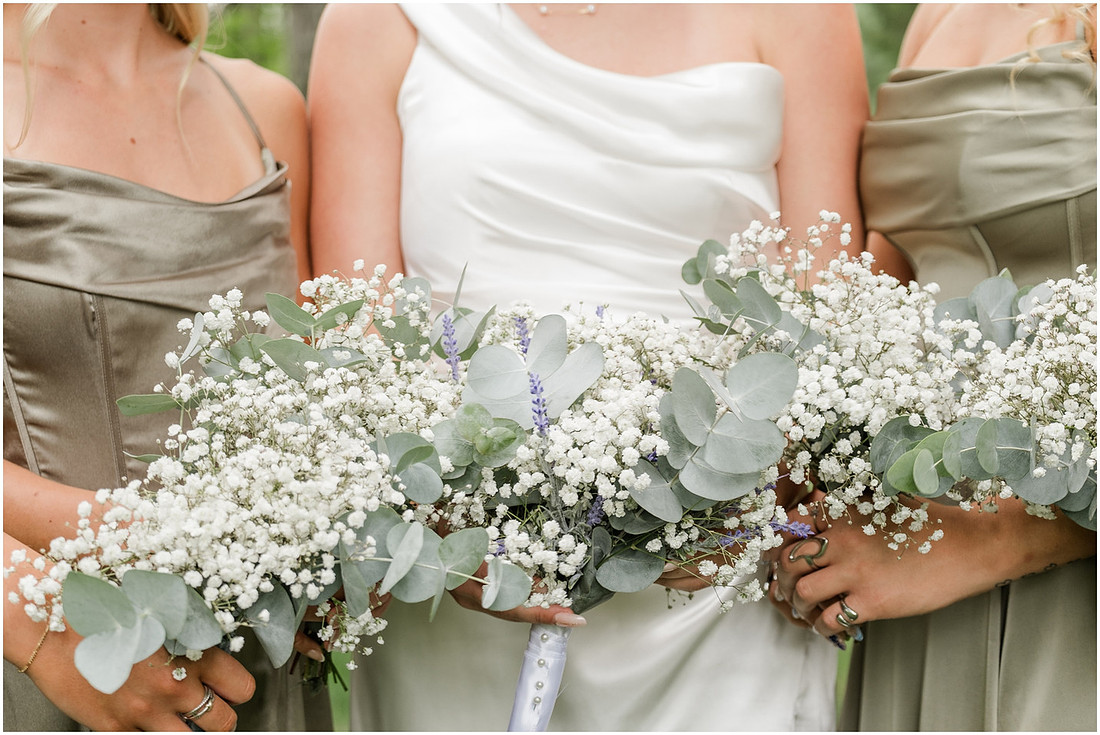 "Scotts Mills Oregon Wedding", "The Woods on Crooked Finger", "Portland Metro area wedding", "Oregon Wedding photographer", "Backyard Wedding", "Forest Wedding venue", "PNW summer Wedding", 