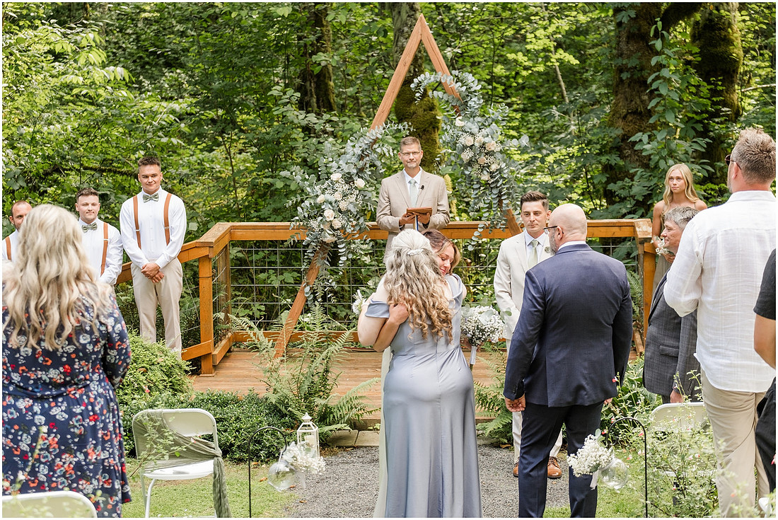 "Scotts Mills Oregon Wedding", "The Woods on Crooked Finger", "Portland Metro area wedding", "Oregon Wedding photographer", "Backyard Wedding", "Forest Wedding venue", "PNW summer Wedding", 