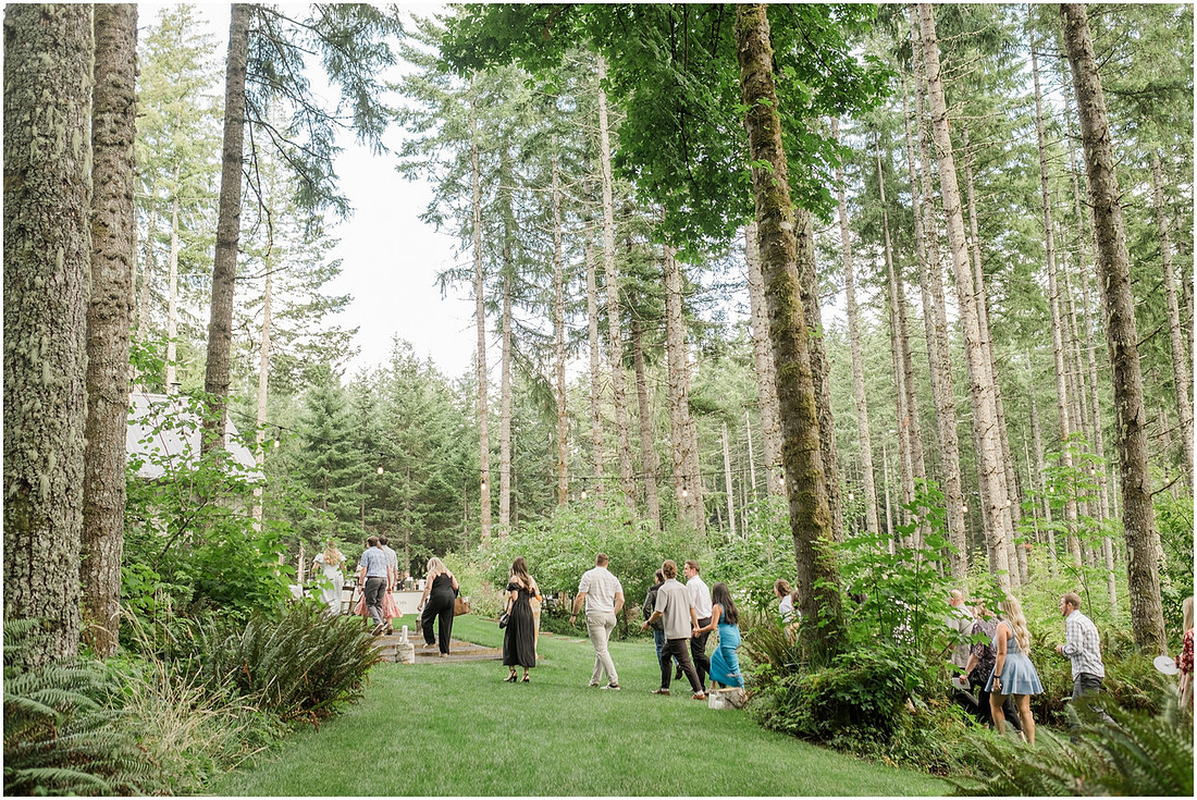 "Scotts Mills Oregon Wedding", "The Woods on Crooked Finger", "Portland Metro area wedding", "Oregon Wedding photographer", "Backyard Wedding", "Forest Wedding venue", "PNW summer Wedding", 