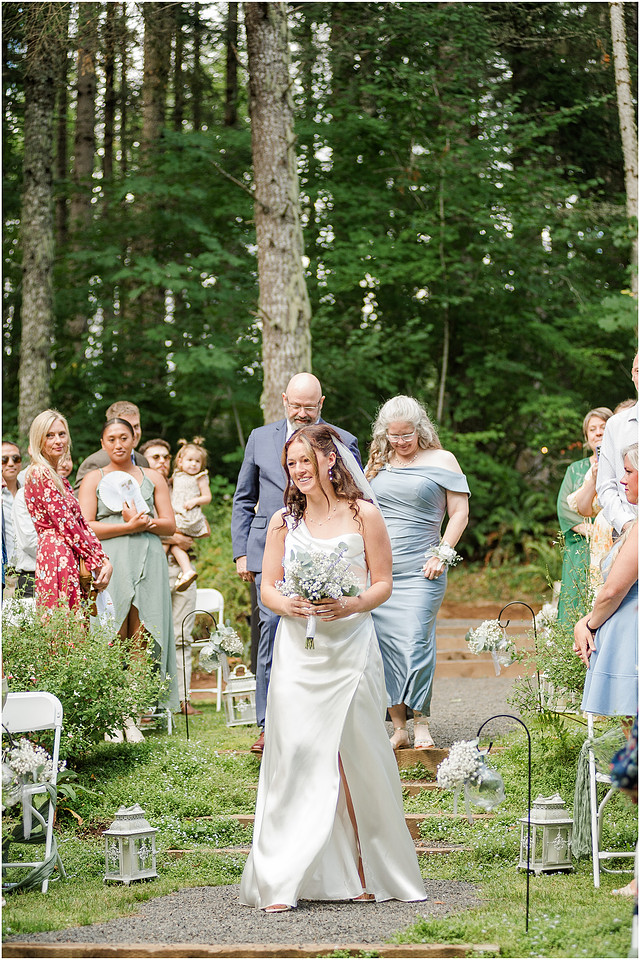 "Scotts Mills Oregon Wedding", "The Woods on Crooked Finger", "Portland Metro area wedding", "Oregon Wedding photographer", "Backyard Wedding", "Forest Wedding venue", "PNW summer Wedding", 