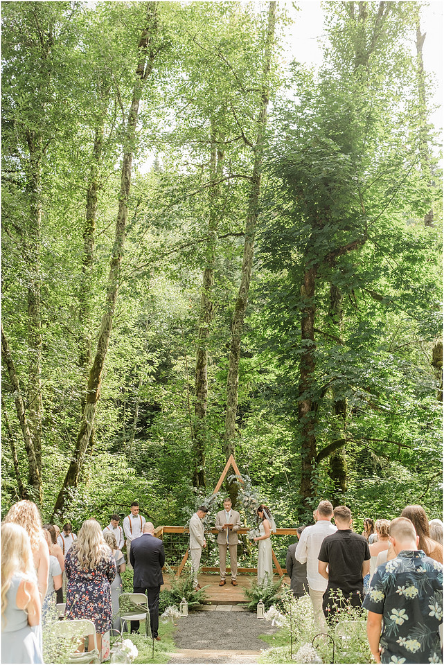 "Scotts Mills Oregon Wedding", "The Woods on Crooked Finger", "Portland Metro area wedding", "Oregon Wedding photographer", "Backyard Wedding", "Forest Wedding venue", "PNW summer Wedding", 
