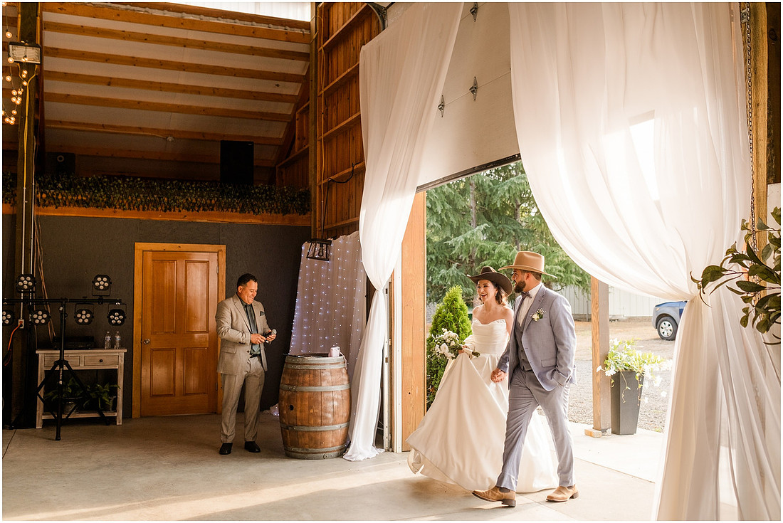 "The Barn 1502", "Amanda and Bryan Photography", "Wedding photographer", "Cowlitz County wedding photographer", "Castle Rock Wa wedding photographer", Castle Rock Wa barn wedding venue"