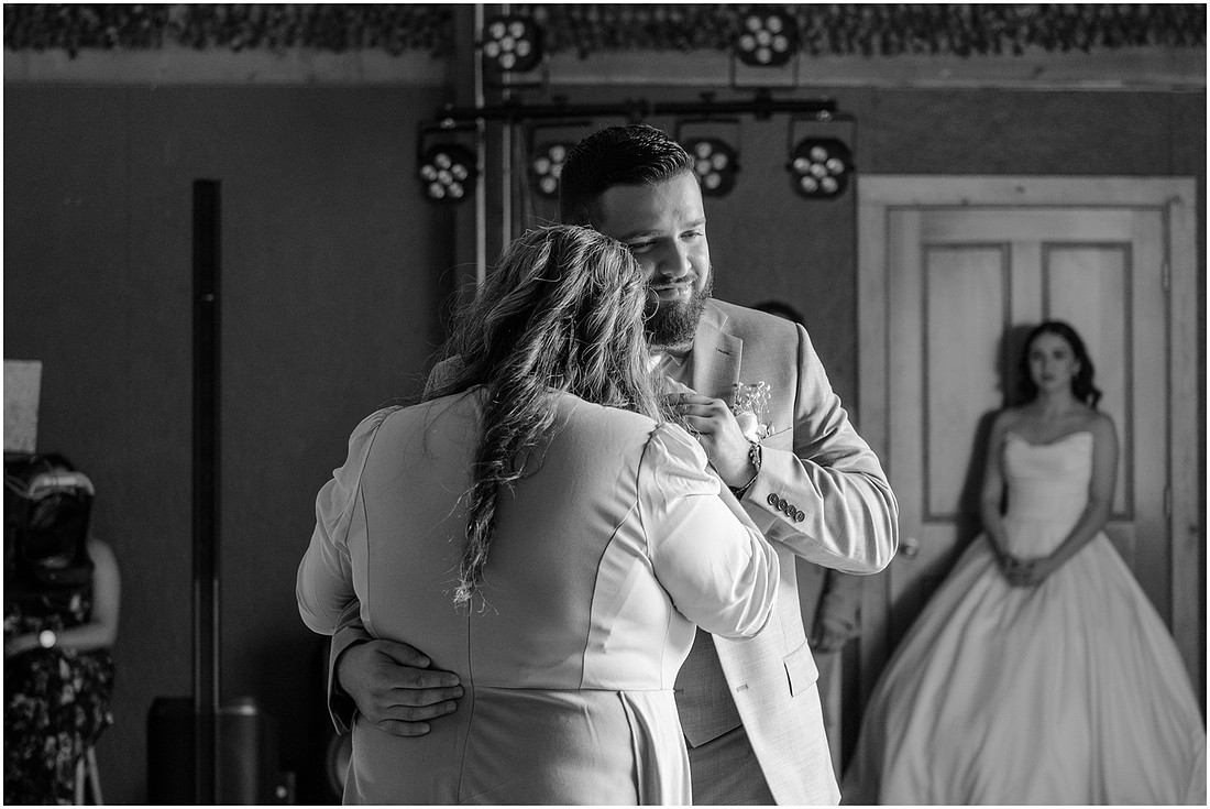 "The Barn 1502", "Amanda and Bryan Photography", "Wedding photographer", "Cowlitz County wedding photographer", "Castle Rock Wa wedding photographer", Castle Rock Wa barn wedding venue"