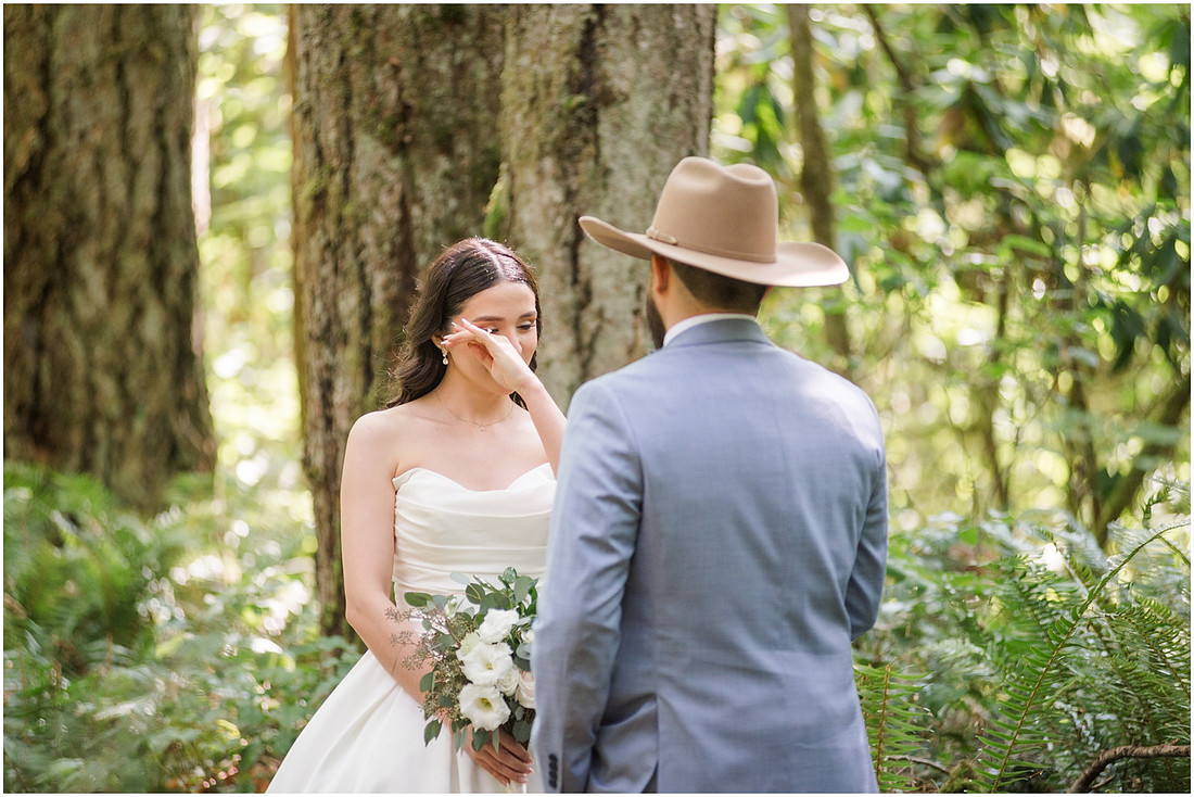 "The Barn 1502", "Amanda and Bryan Photography", "Wedding photographer", "Cowlitz County wedding photographer", "Castle Rock Wa wedding photographer", Castle Rock Wa barn wedding venue"