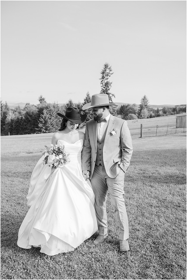 "The Barn 1502", "Amanda and Bryan Photography", "Wedding photographer", "Cowlitz County wedding photographer", "Castle Rock Wa wedding photographer", Castle Rock Wa barn wedding venue"