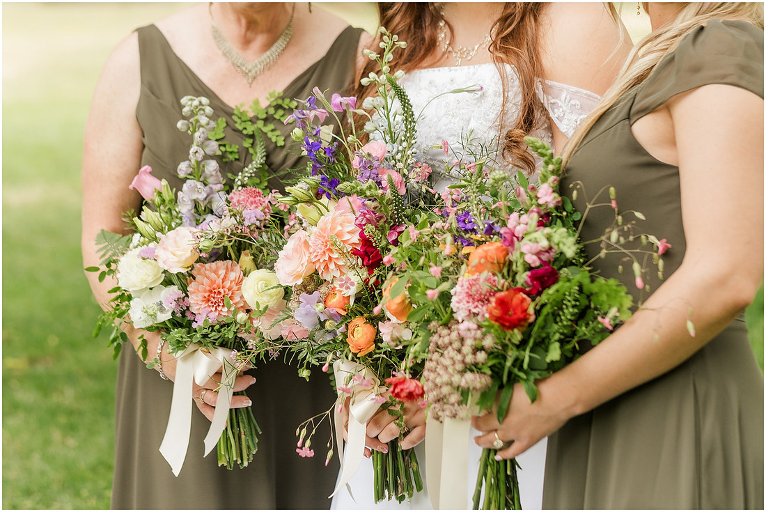 "Battleground Wa wedding", "Battleground wedding photographer", "Lewisville Park wedding", "Wildflower decor wedding", "Amanda and Bryan Photography", "Southwest Washington Wedding photographer"