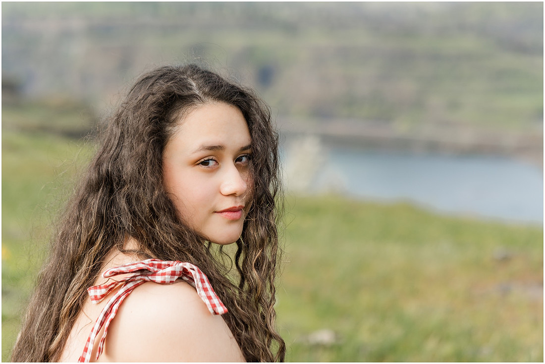 "Columbia River Gorge", "Spring Senior session", "Wildflower photo session"