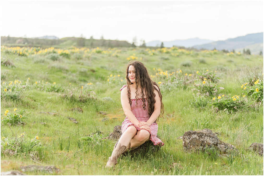 "Columbia River Gorge", "Spring Senior session", "Wildflower photo session"