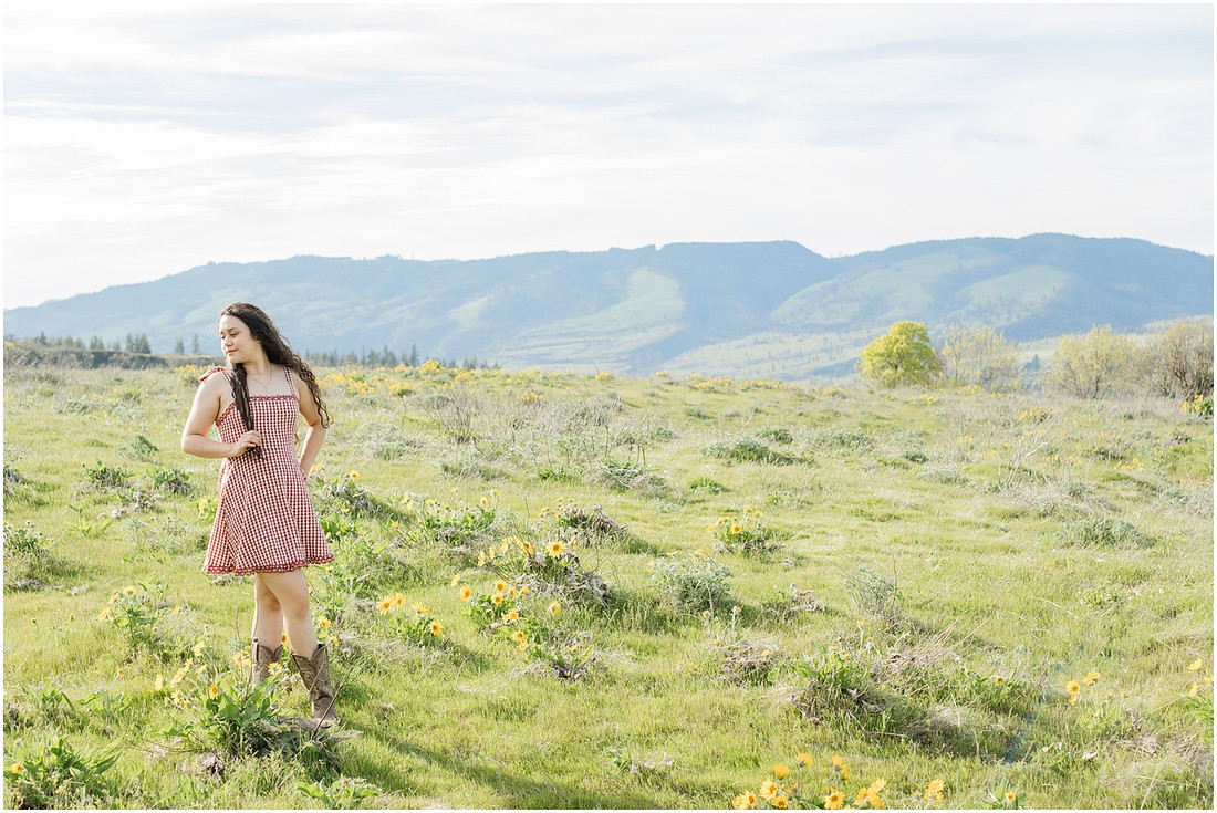 "Columbia River Gorge", "Spring Senior session", "Wildflower photo session"