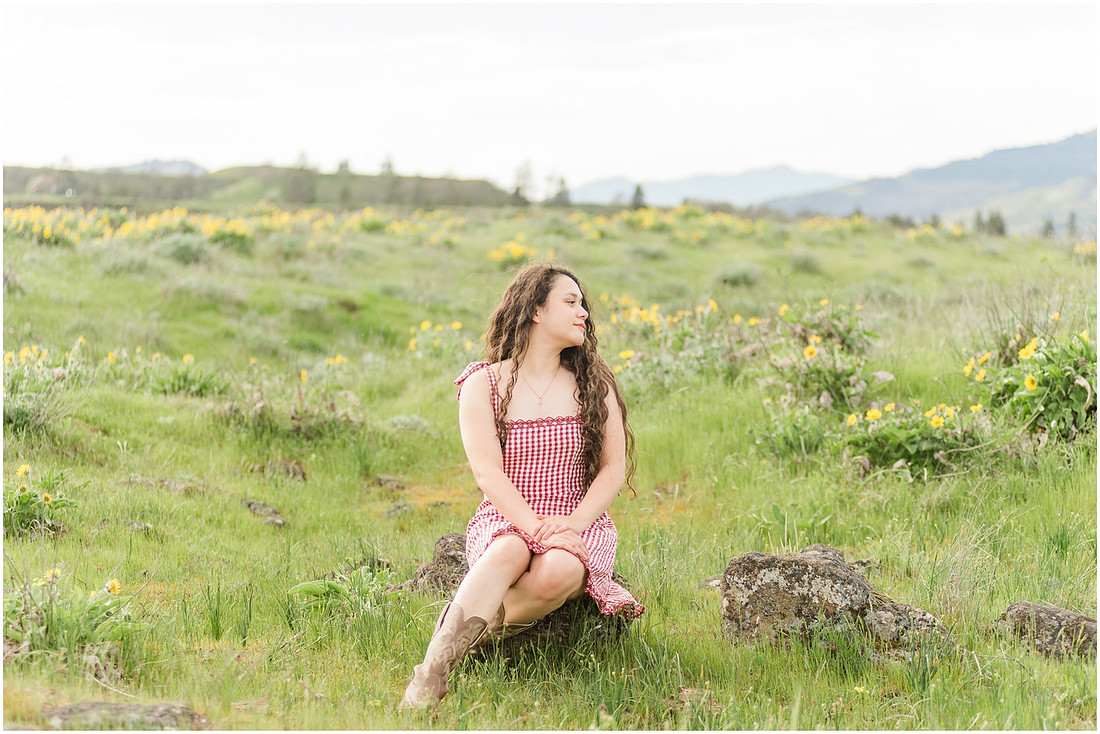"Columbia River Gorge", "Spring Senior session", "Wildflower photo session"