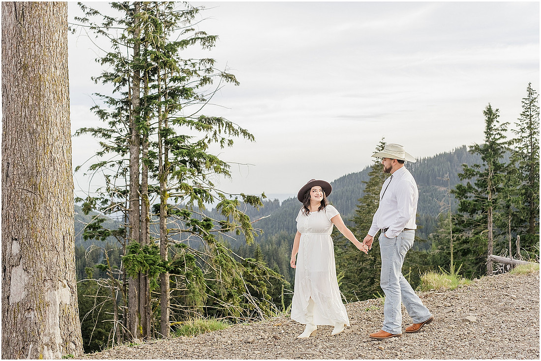"Engagement session with pickup truck", "Pickup truck photo session", "Mountain photo session", "Washington State photographer", "PNW couple photographer", "Western style engagement pictures"