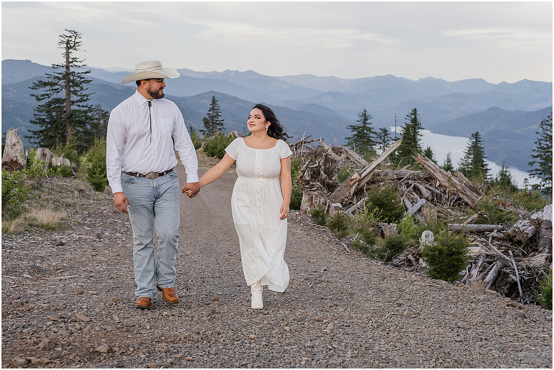 "Engagement session with pickup truck", "Pickup truck photo session", "Mountain photo session", "Washington State photographer", "PNW couple photographer", "Western style engagement pictures"