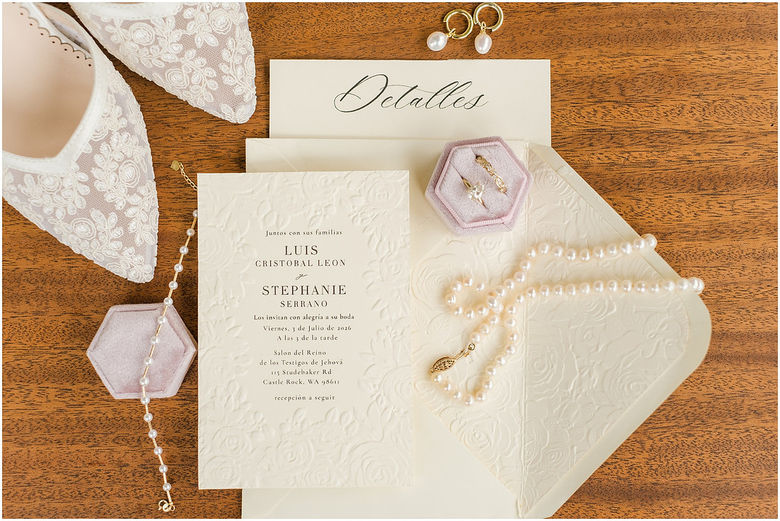 "Castle Rock Wa wedding", "South West Washington Wedding Photographer", "The Barn 1502", "PNW wedding photographer", PDX wedding photographer"