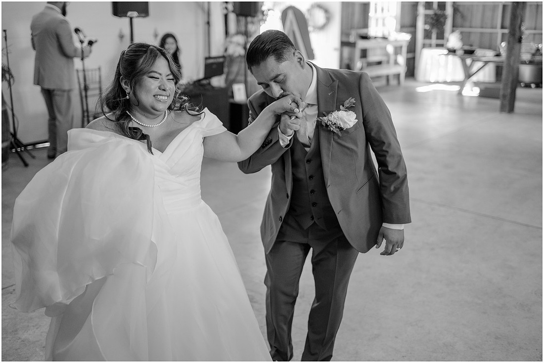 "Castle Rock Wa wedding", "South West Washington Wedding Photographer", "The Barn 1502", "PNW wedding photographer", PDX wedding photographer"