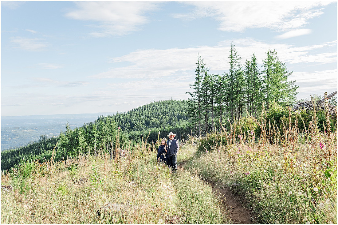 "PNW anniversary session", "anniversary photo session", "Woodland Wa photographer", "Adventure photographer"