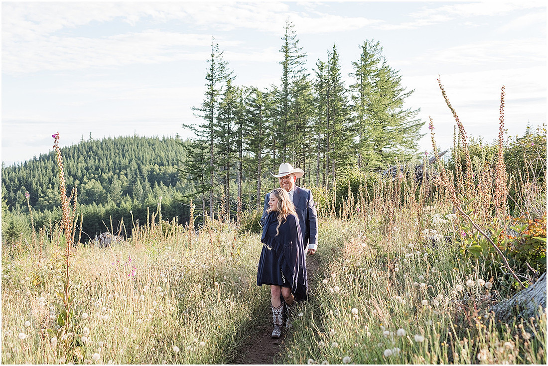 "PNW anniversary session", "anniversary photo session", "Woodland Wa photographer", "Adventure photographer"