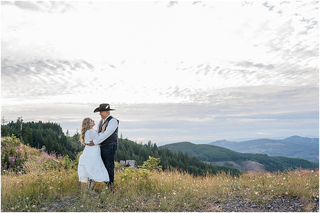 "PNW anniversary session", "anniversary photo session", "Woodland Wa photographer", "Adventure photographer"