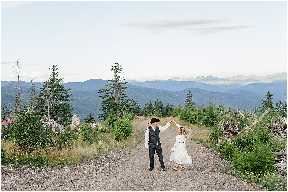 "PNW anniversary session", "anniversary photo session", "Woodland Wa photographer", "Adventure photographer"