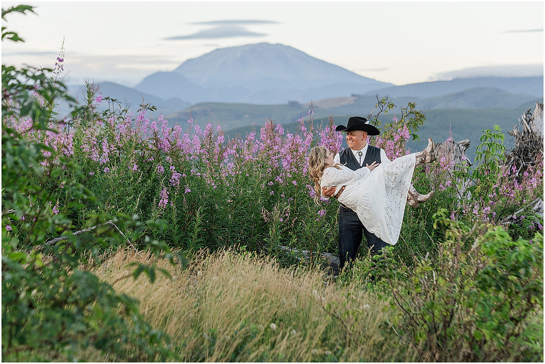 "PNW anniversary session", "anniversary photo session", "Woodland Wa photographer", "Adventure photographer"