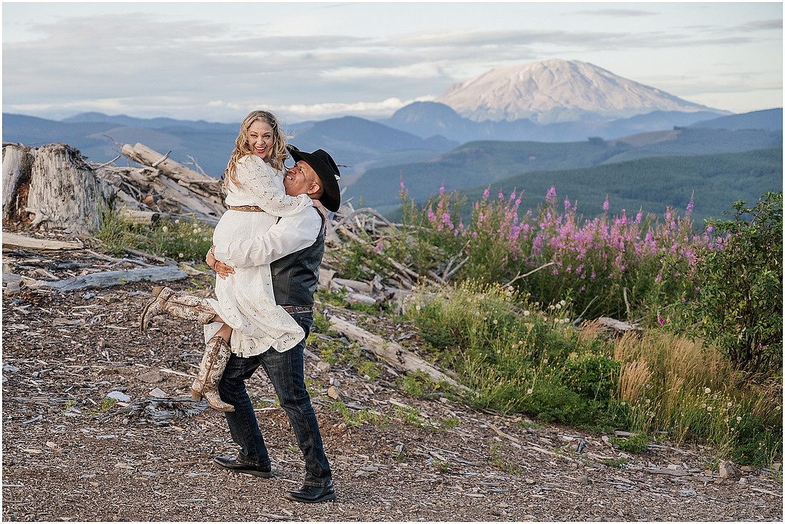 "PNW anniversary session", "anniversary photo session", "Woodland Wa photographer", "Adventure photographer"