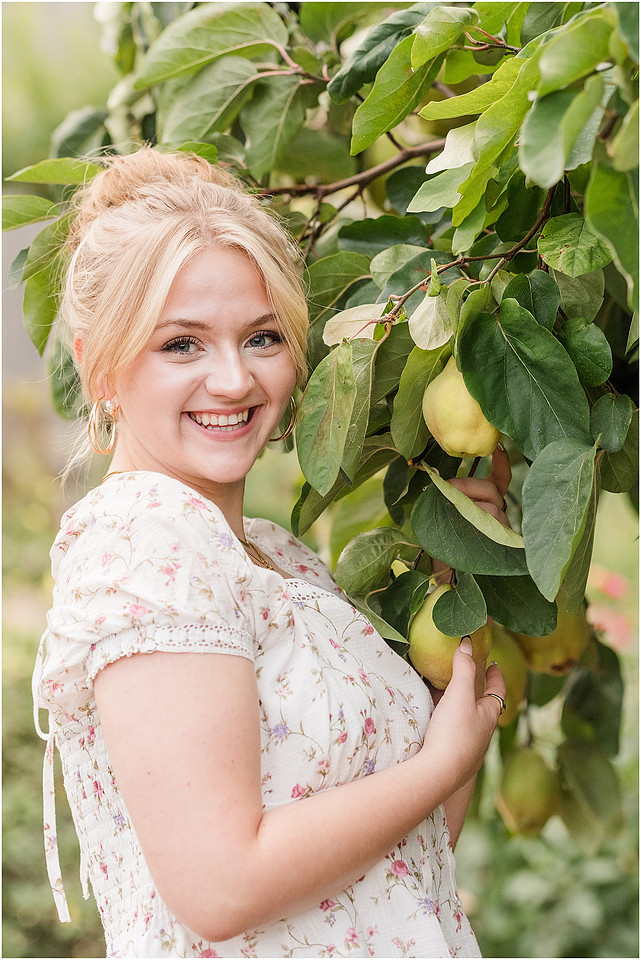 "Fort Vancouver Senior Session", "Flower garden senior session", "Longboard senior session", "Marshall House senior session"