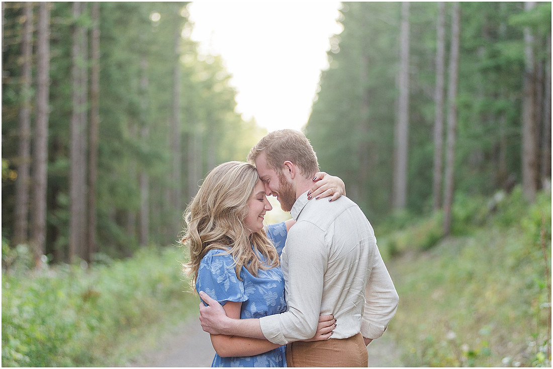 "Woodland Wa Photographer", "PNW engagement session", "SW Washington Couple photographer", "engagement pictures", "Fall colors engagement session"