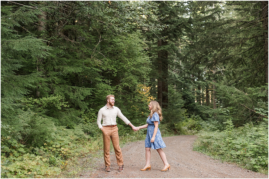 "Woodland Wa Photographer", "PNW engagement session", "SW Washington Couple photographer", "engagement pictures", "Fall colors engagement session"