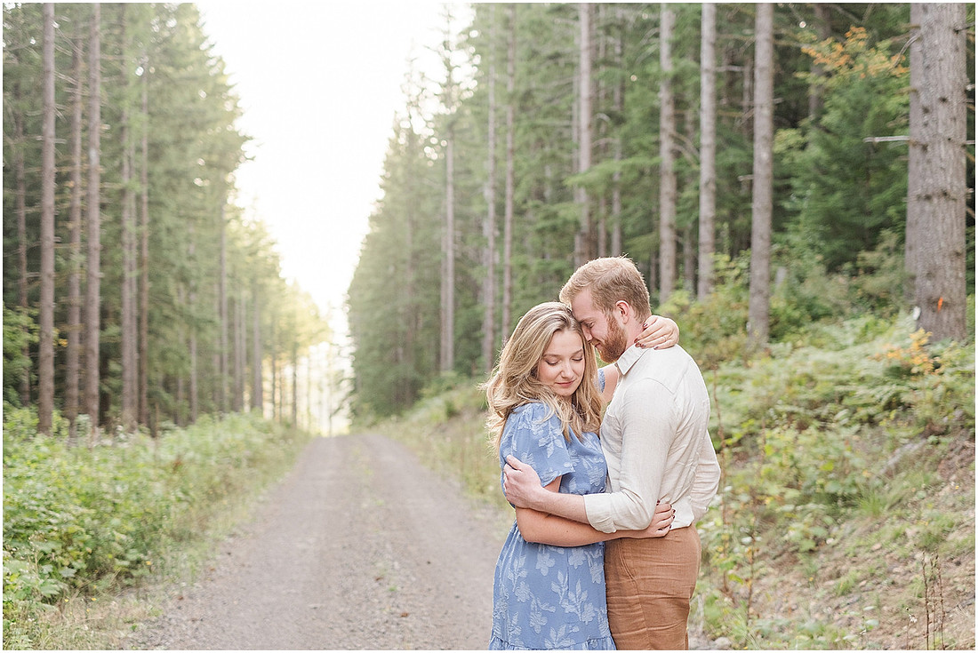 "Woodland Wa Photographer", "PNW engagement session", "SW Washington Couple photographer", "engagement pictures", "Fall colors engagement session"