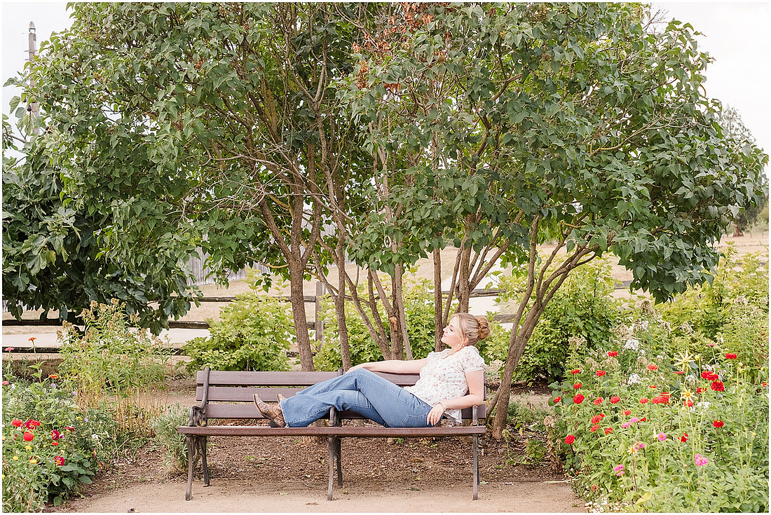 "Fort Vancouver Senior Session", "Flower garden senior session", "Longboard senior session", "Marshall House senior session"