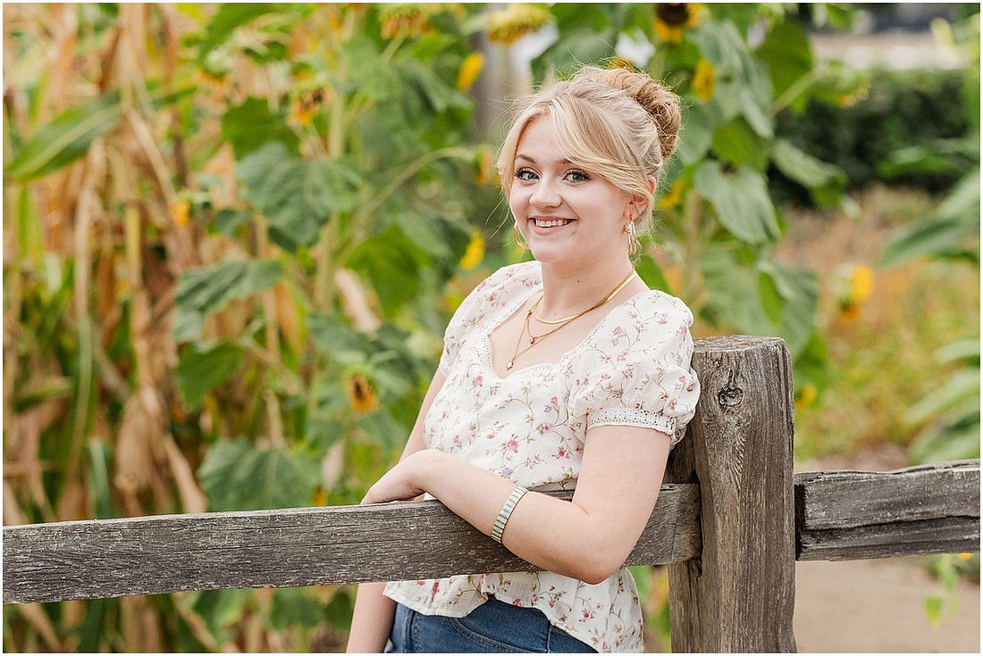 "Fort Vancouver Senior Session", "Flower garden senior session", "Longboard senior session", "Marshall House senior session"