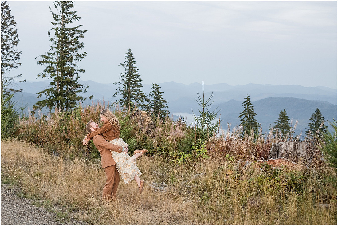 "Woodland Wa Photographer", "PNW engagement session", "SW Washington Couple photographer", "engagement pictures", "Fall colors engagement session"