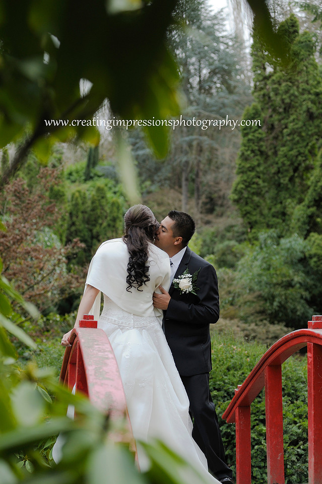 Spring wedding, Seattle wedding, Natural light photography. 