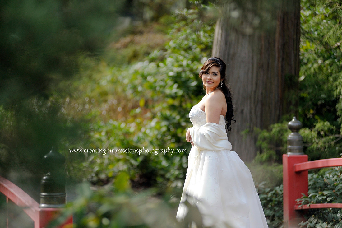Spring wedding, Seattle wedding, Natural light photography. 