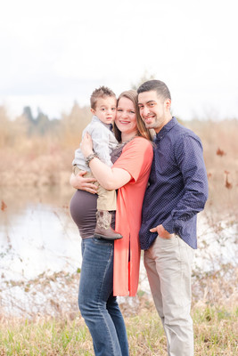 "Maternity pictures with sibling" "Southwest Washington family Photographer"