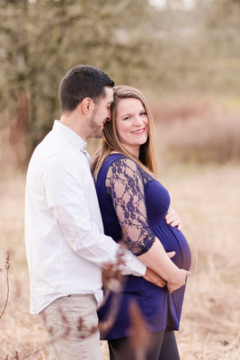 "Maternity pictures" "La Center Washington Photographer" "Winter maternity pictures"