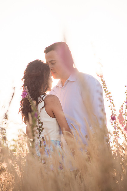 "Washington state photographer", "hilltop engagement session", "photo session with a view", "mountain view photo session", "latino couple", "couple photography", "engagement pictures", "wild flowers", "summer engagement pictures"