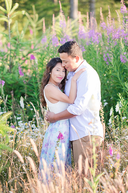 "Washington state photographer", "hilltop engagement session", "photo session with a view", "mountain view photo session", "latino couple", "couple photography", "engagement pictures", "wild flowers", "summer engagement pictures"