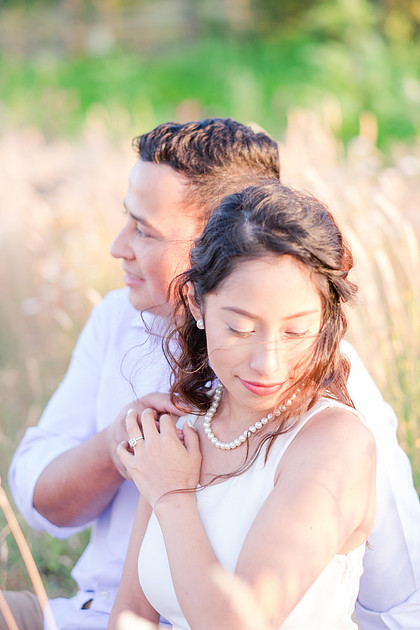 "Washington state photographer", "hilltop engagement session", "photo session with a view", "mountain view photo session", "latino couple", "couple photography", "engagement pictures", "wild flowers", "summer engagement pictures"
