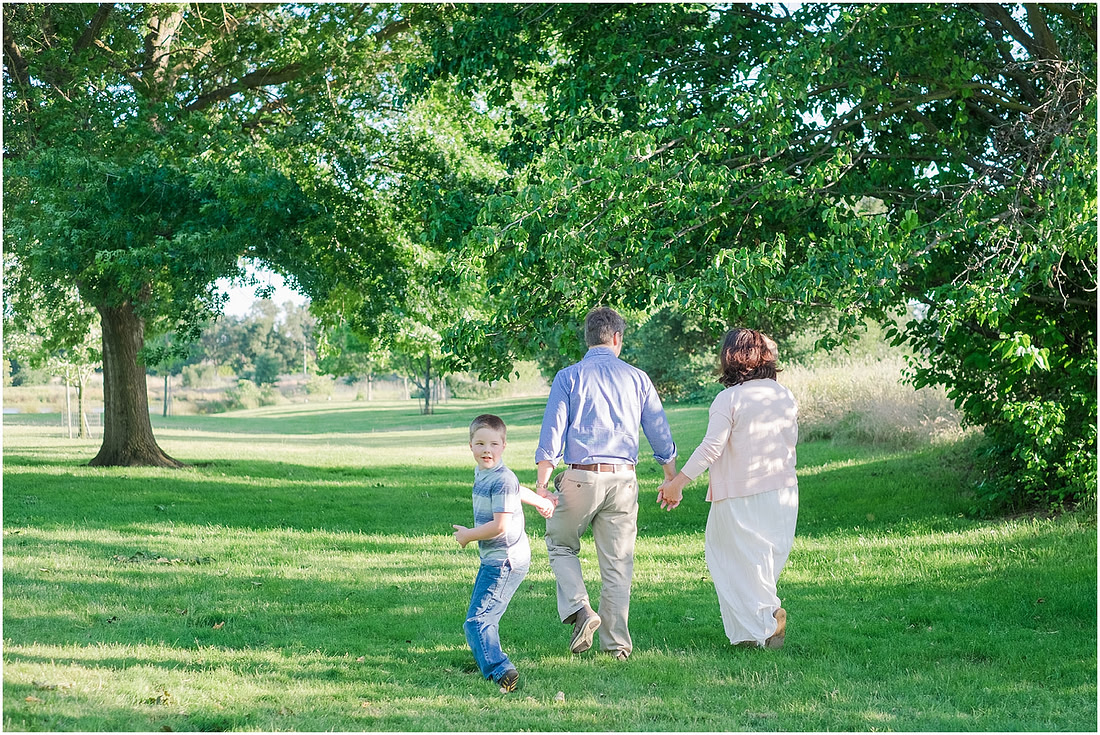 "Family pictures", "family of four", "brothers", 