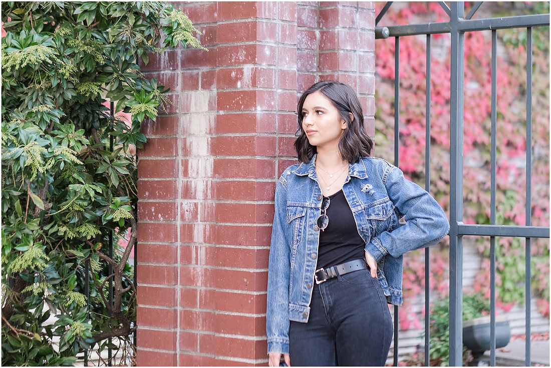 "downtown Portland photo session", "Class of 2019", "Senior session downtown Portland", "City girl senior session"