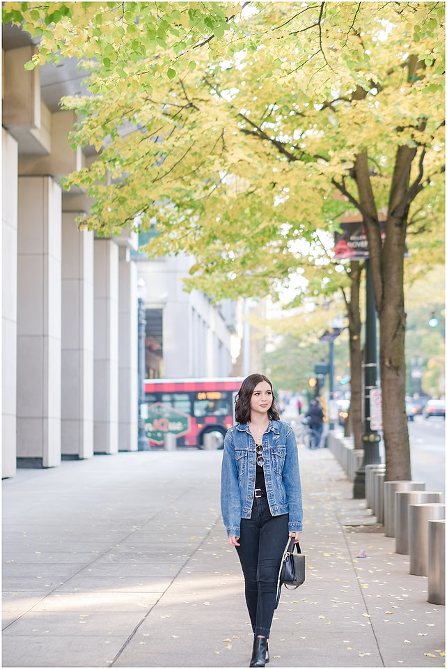 "downtown Portland photo session", "Class of 2019", "Senior session downtown Portland", "City girl senior session"