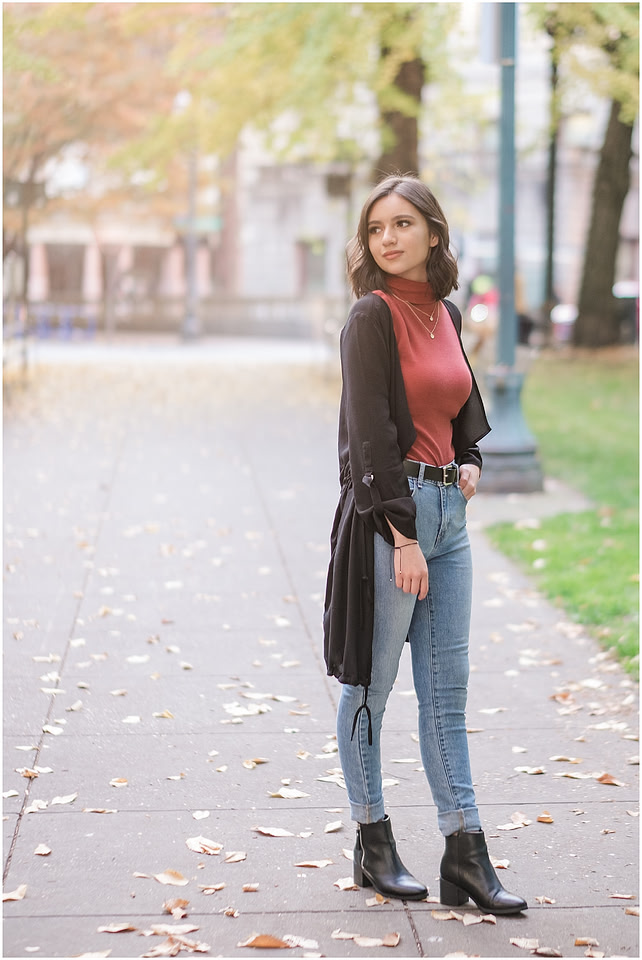 "downtown Portland photo session", "Class of 2019", "Senior session downtown Portland", "City girl senior session"