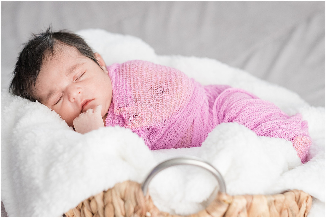"newborn girl", "newborn with sister", "newborn lifestyle session"