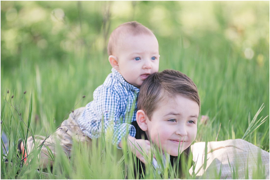 "Spring family photos", "Woodland family photos",, "Family of 4 photo session"