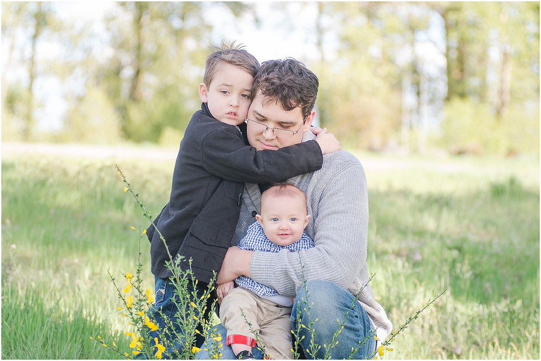 "Spring family photos", "Woodland family photos",, "Family of 4 photo session"