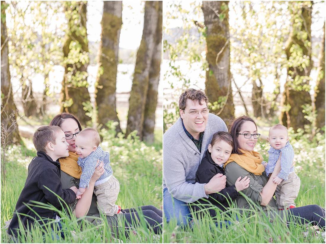 "Spring family photos", "Woodland family photos",, "Family of 4 photo session"