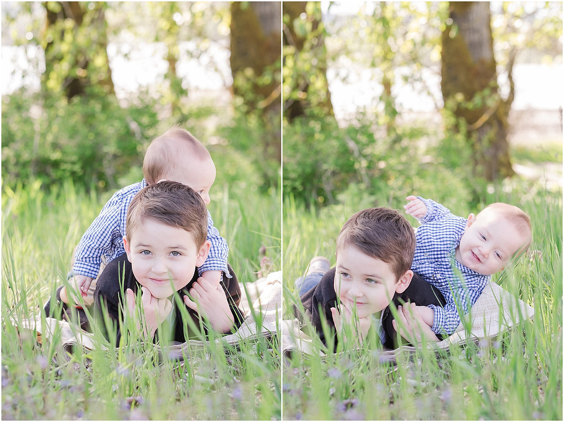 "Spring family photos", "Woodland family photos",, "Family of 4 photo session"