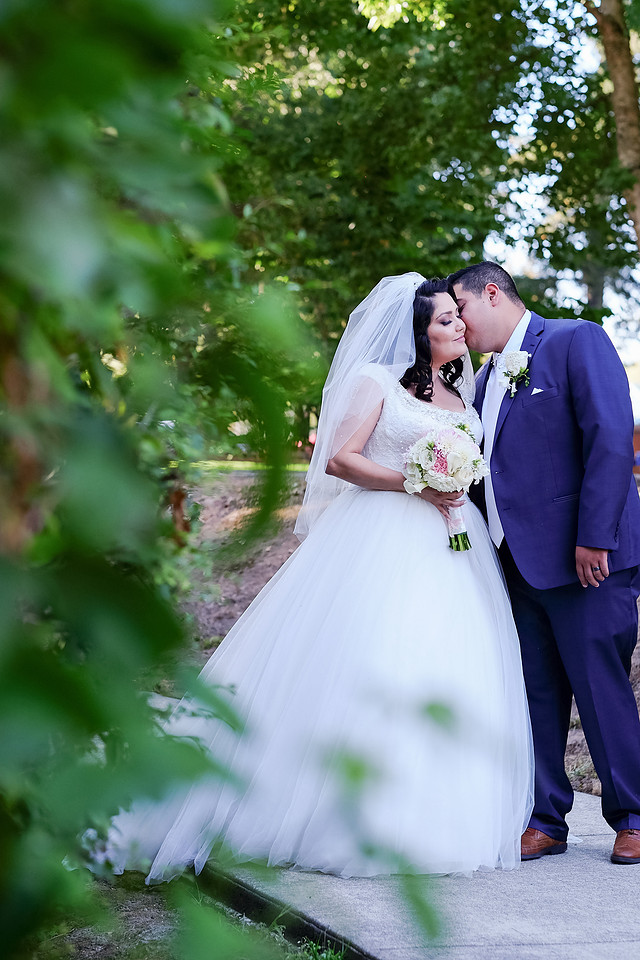 couple, outdoor wedding photos
